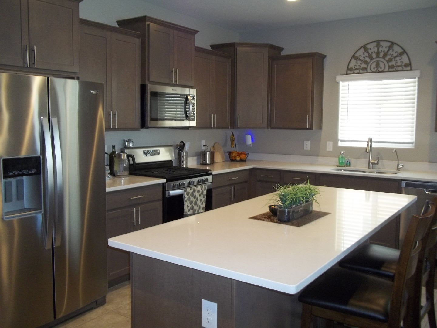 Stunning Fully furnished home 3 bed 2.5 baths 2056 sq ft w/heated pool!!! Must see will rent fast! – photo 2