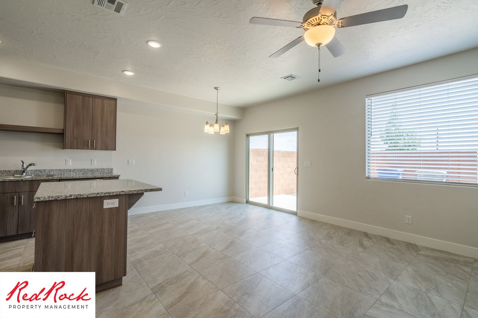 Great 3 Bedroom, 2.5 Bathroom Townhome in Washington – photo 2