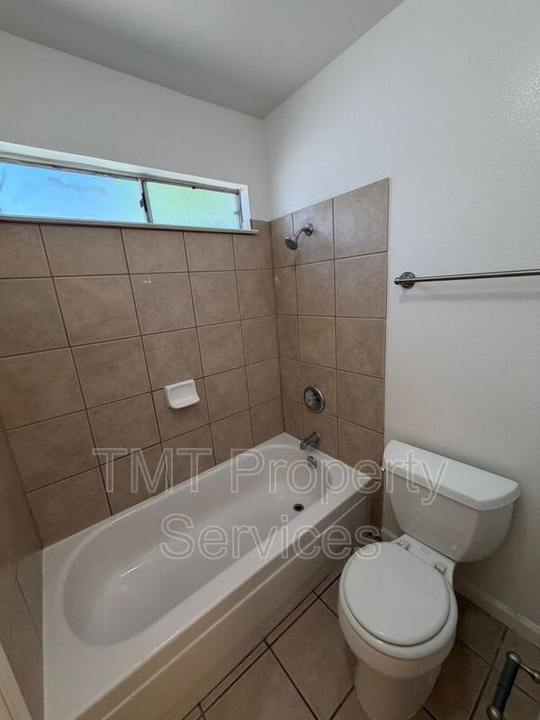 8252 Center Pkwy – photo 2