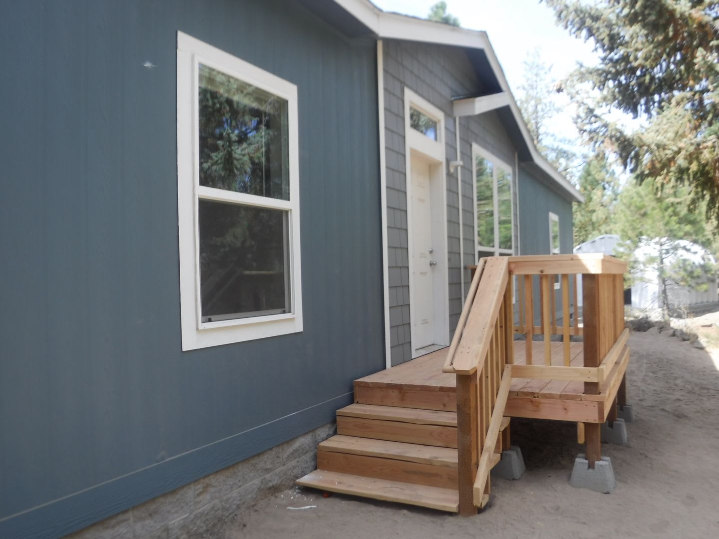 Updated 3 Bed 2 Bath Home In Romaine Village With Garage – photo 2