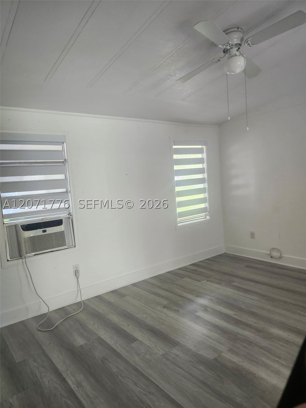 13070 SW 11th St – photo 2
