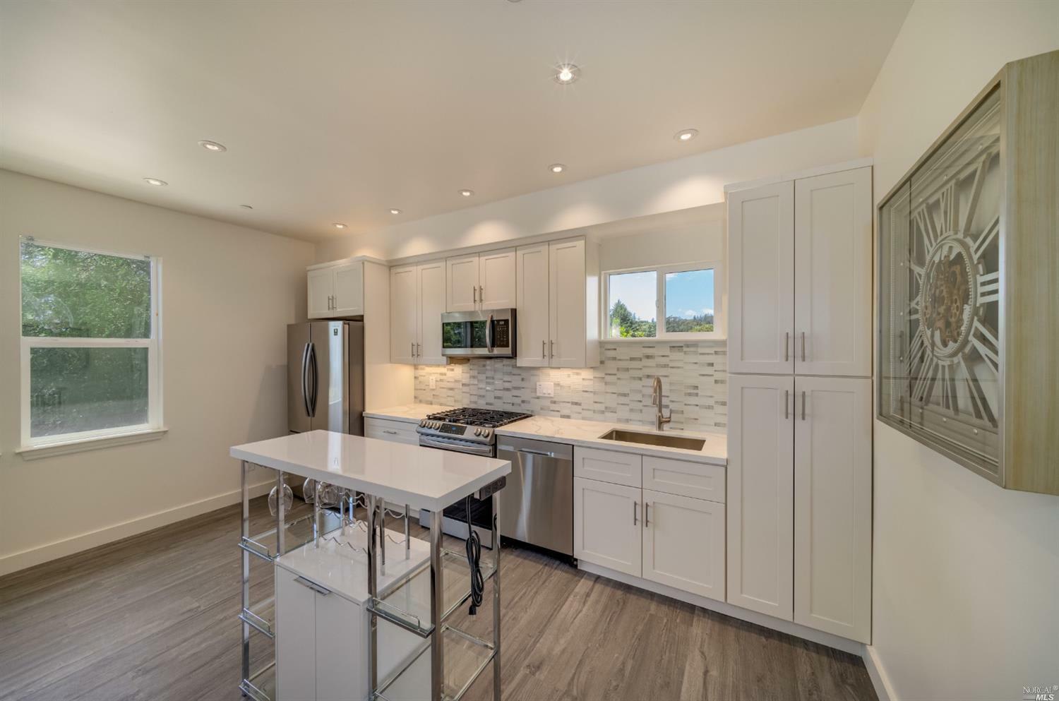 532 Yulupa Avenue – photo 4
