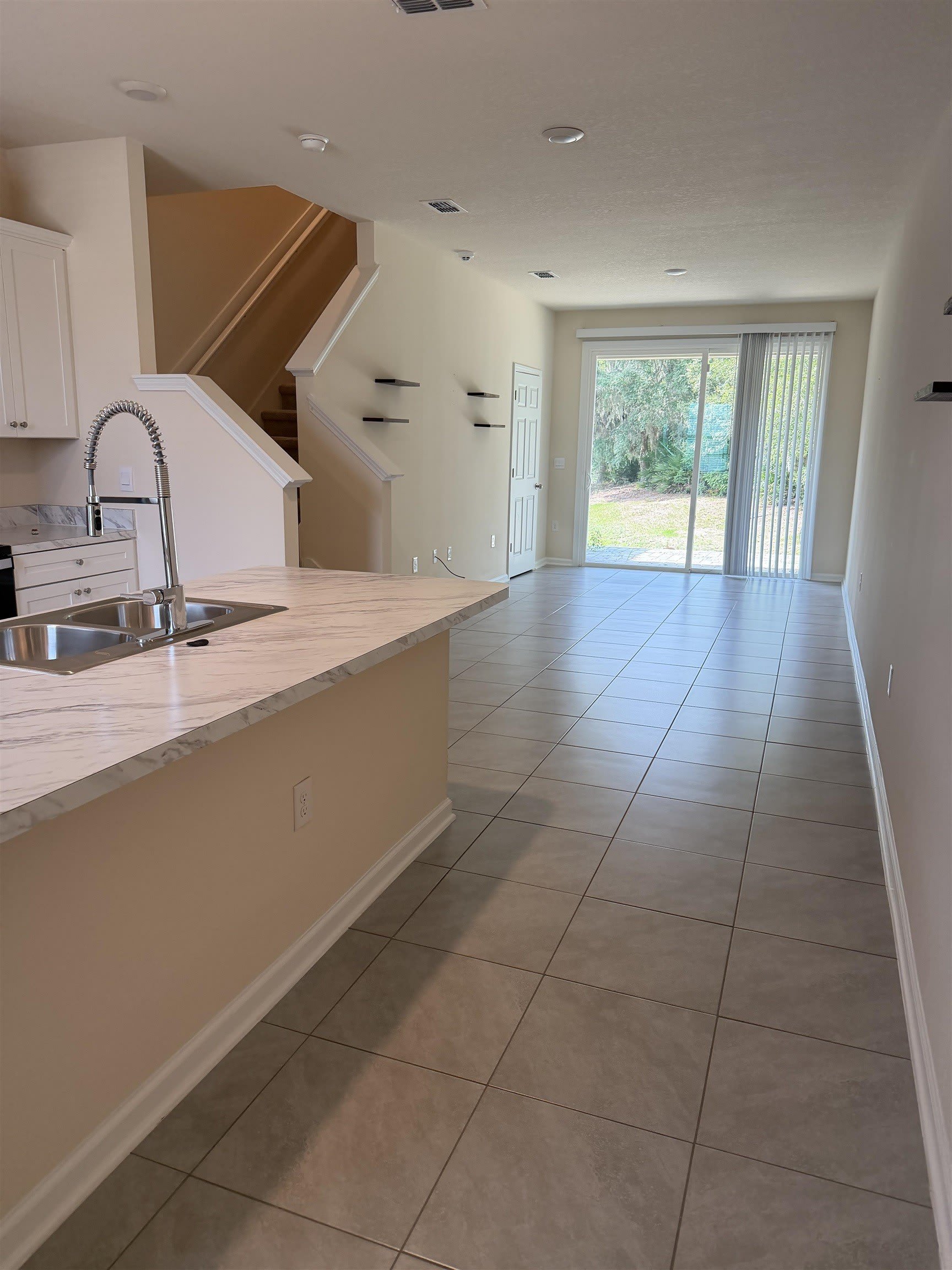 136 Whispering Brook Dr – photo 2