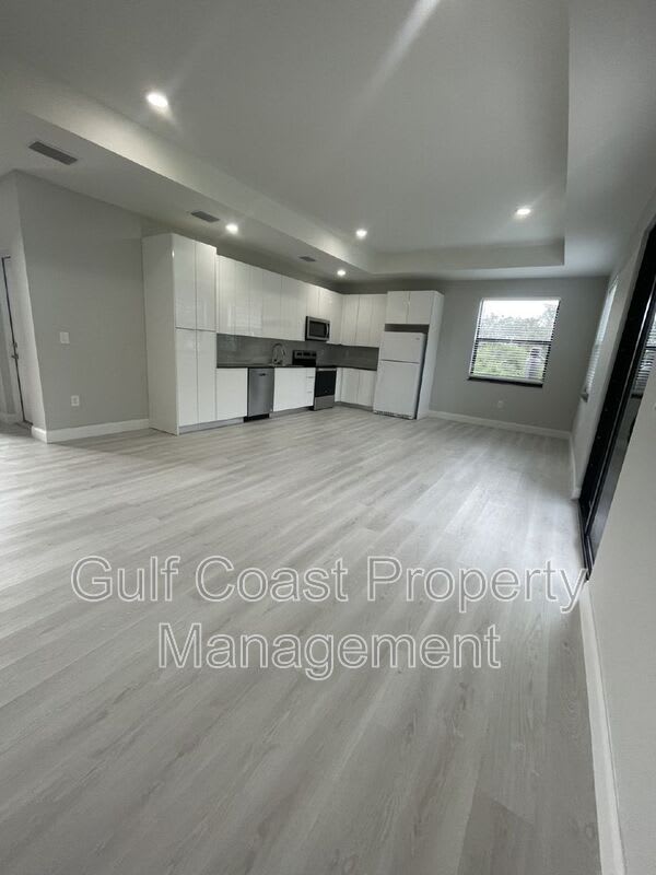 662 Windermere Drive – photo 3