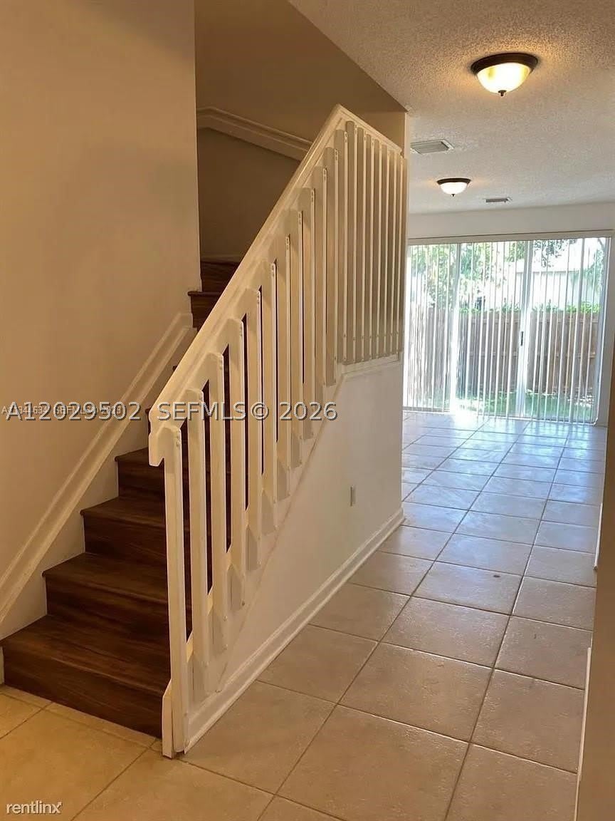 7980 S Southwood Cir – photo 3