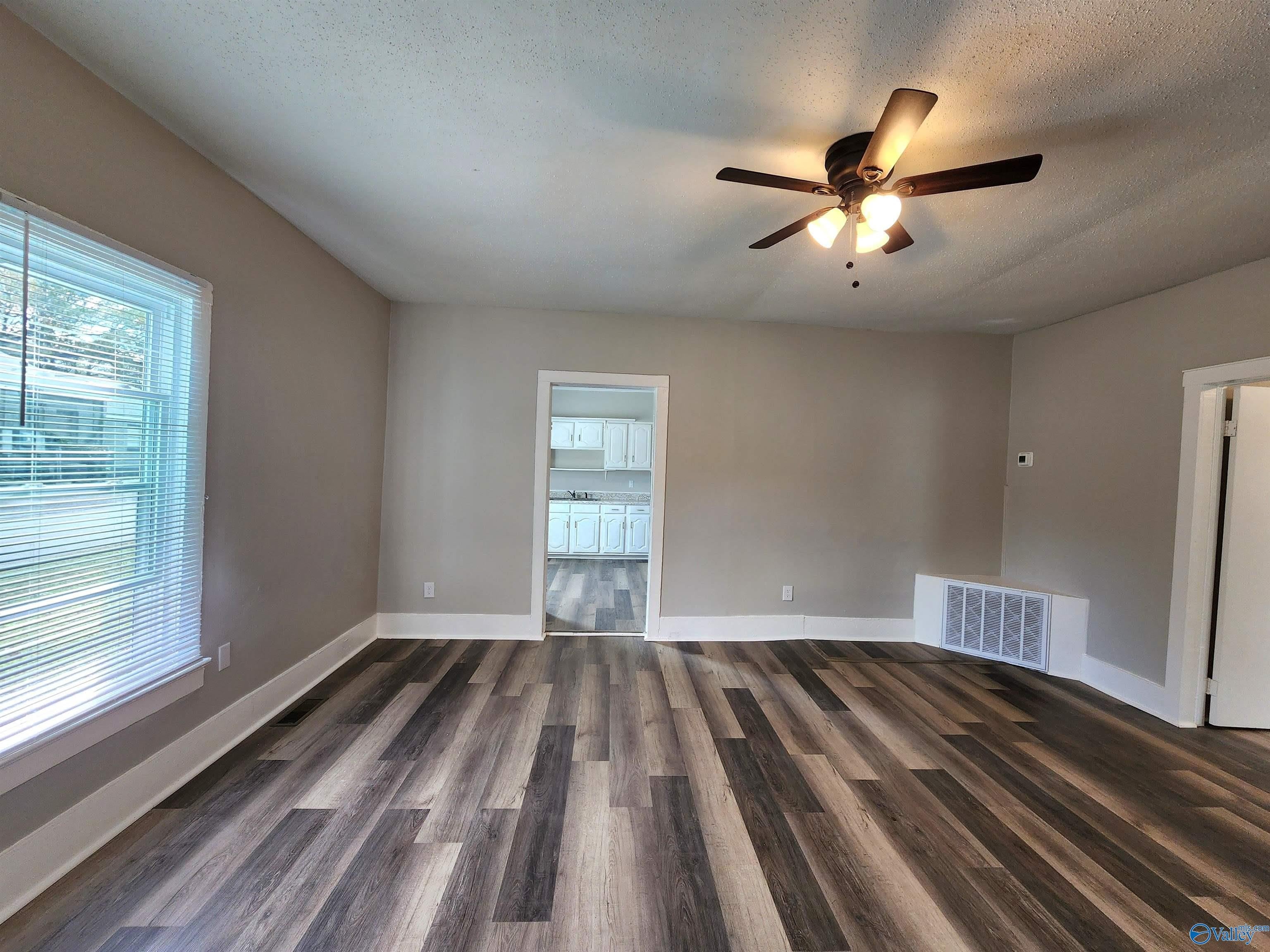 1426 Stevens Avenue – photo 5