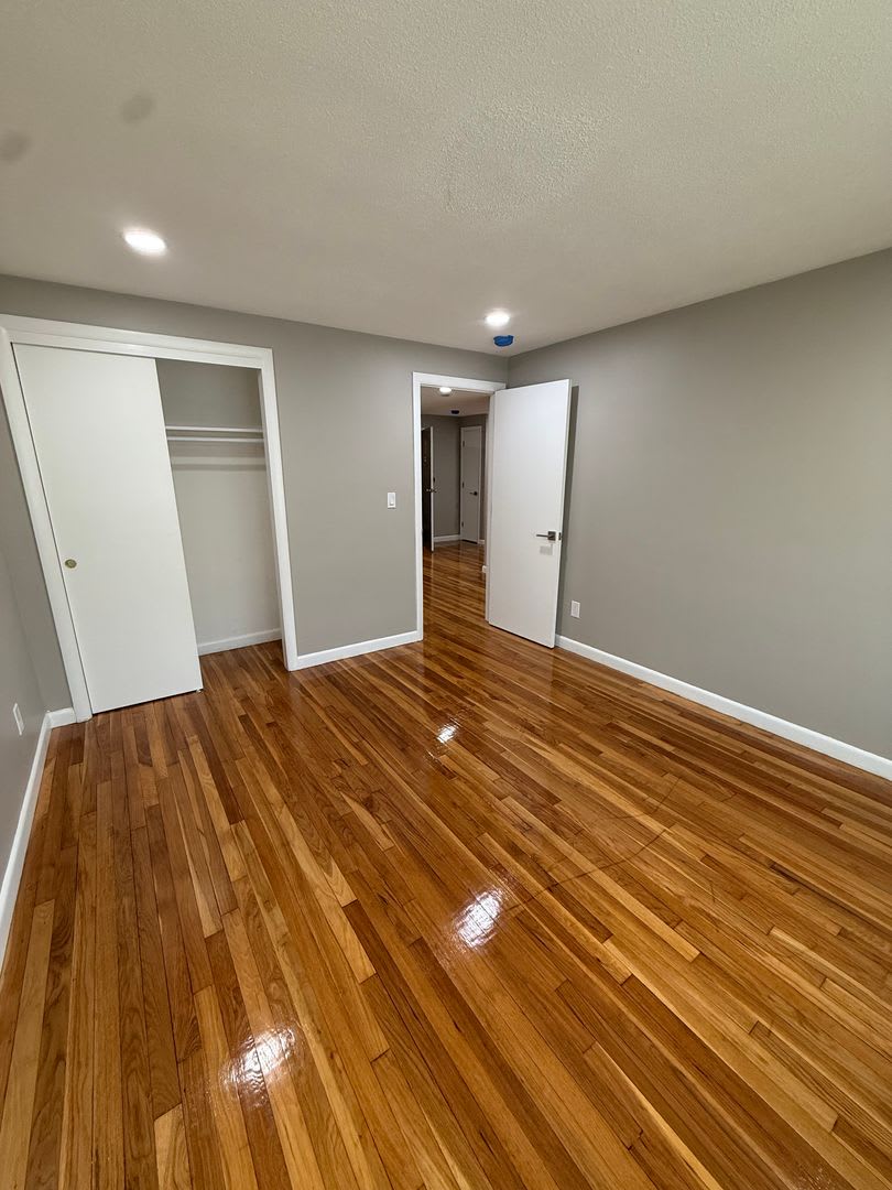 Good Deal in JP! 1-Bed with Heat/HW Incl – photo 2