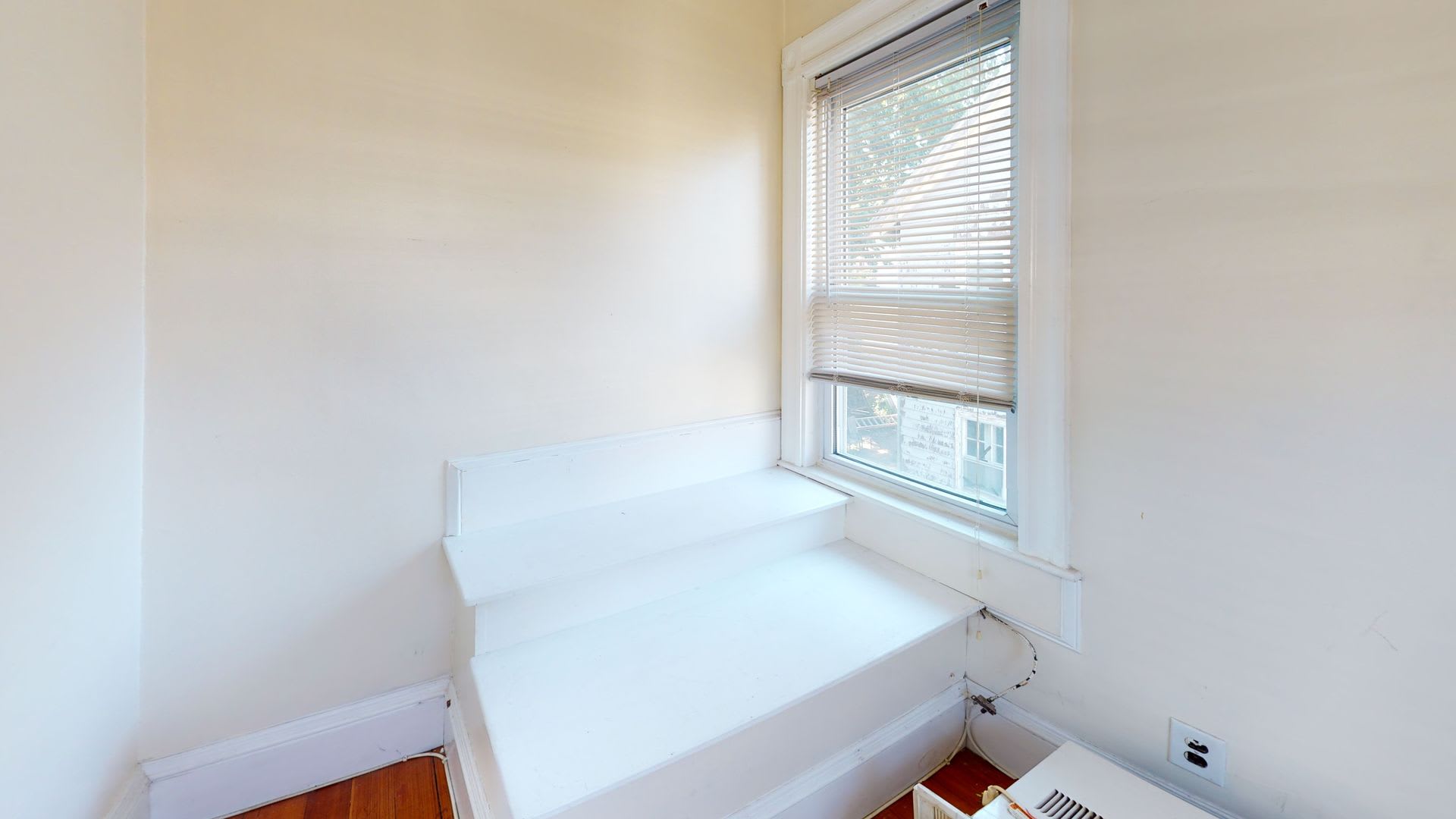 Spacious 4BR Condo in Brighton – photo 4