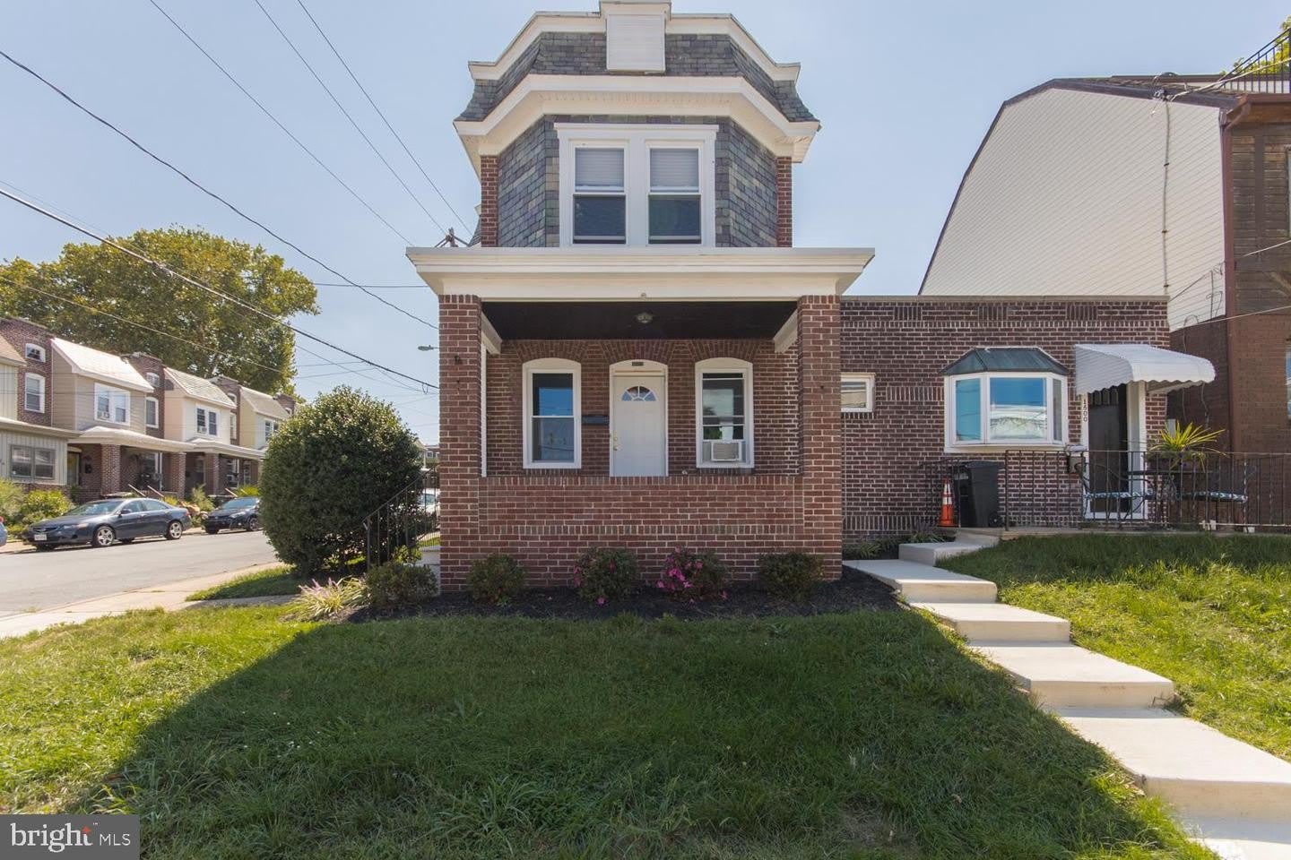 1600 W 10Th St 1 – photo 2