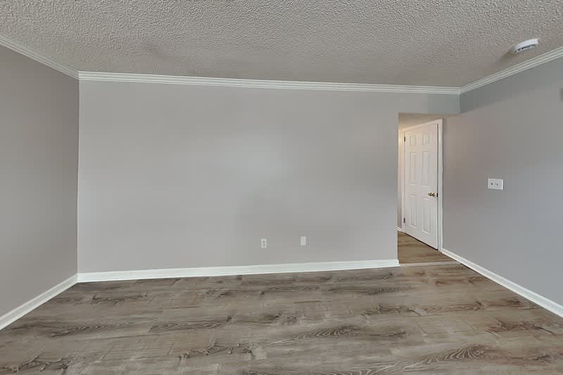 2468 Hampstead Dr – photo 3