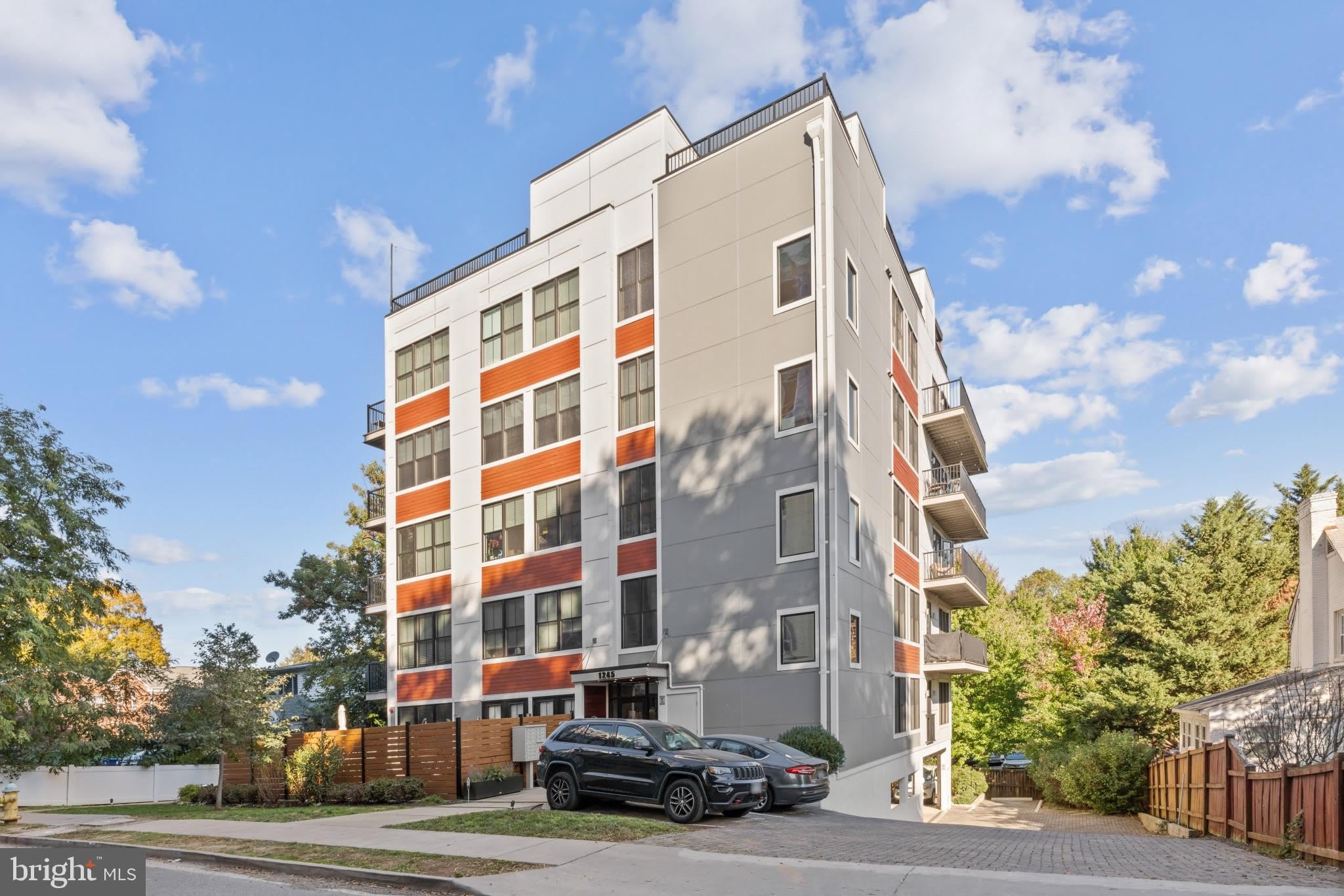 1245 N Pierce Street – photo 2