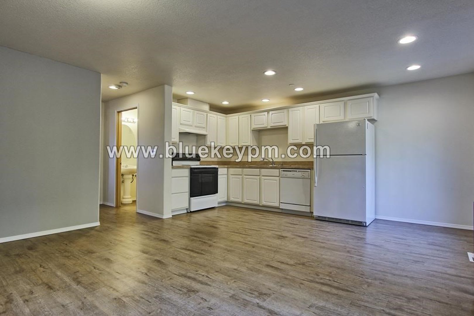 3 Bed, 2.5 Baths Duplex in Camas Near LaCamas Lake – photo 2