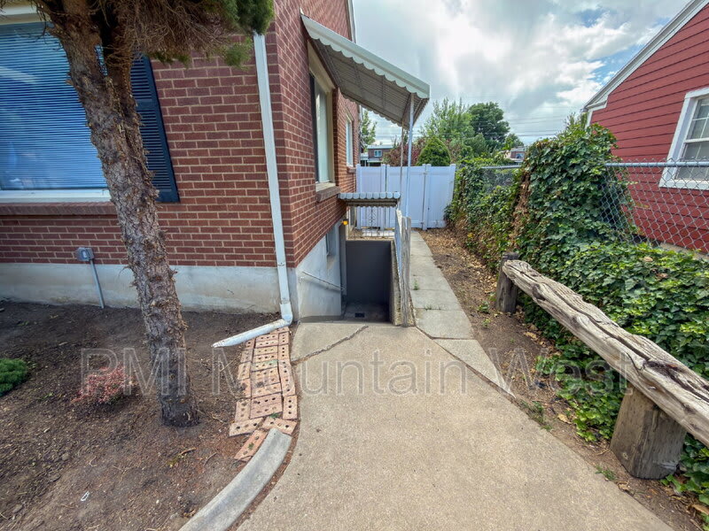 282 E. 650 N. – photo 4
