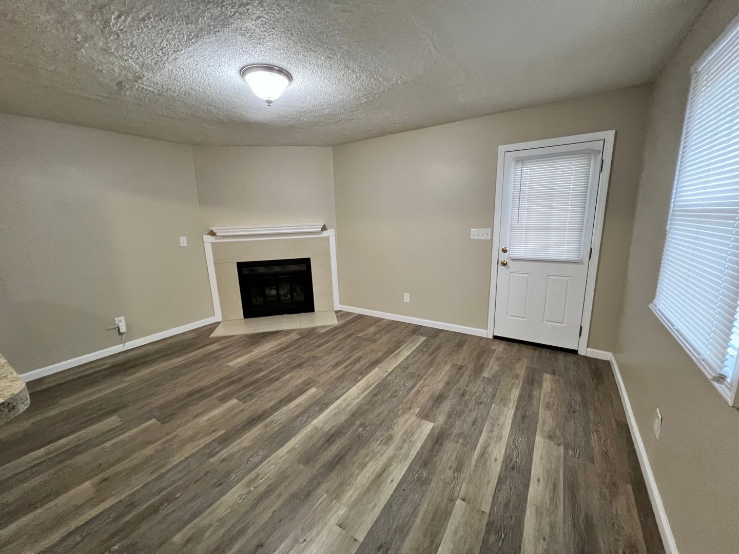 HILLVIEW HOME – photo 2