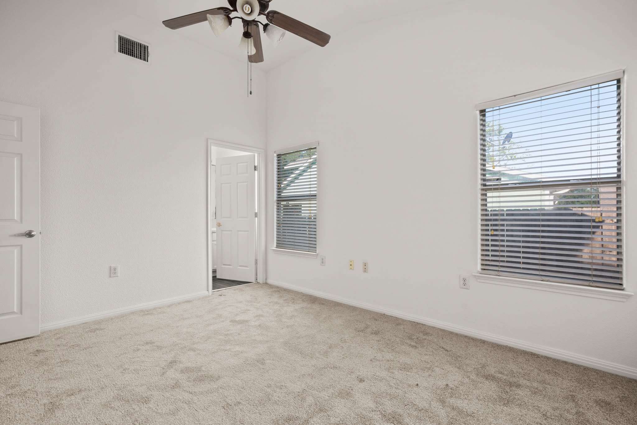 6337 Florencia Lane – photo 4