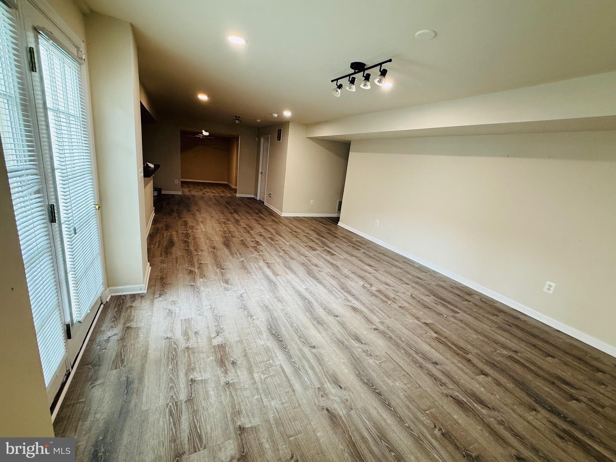 2893 MYRTLEWOOD Drive – photo 4