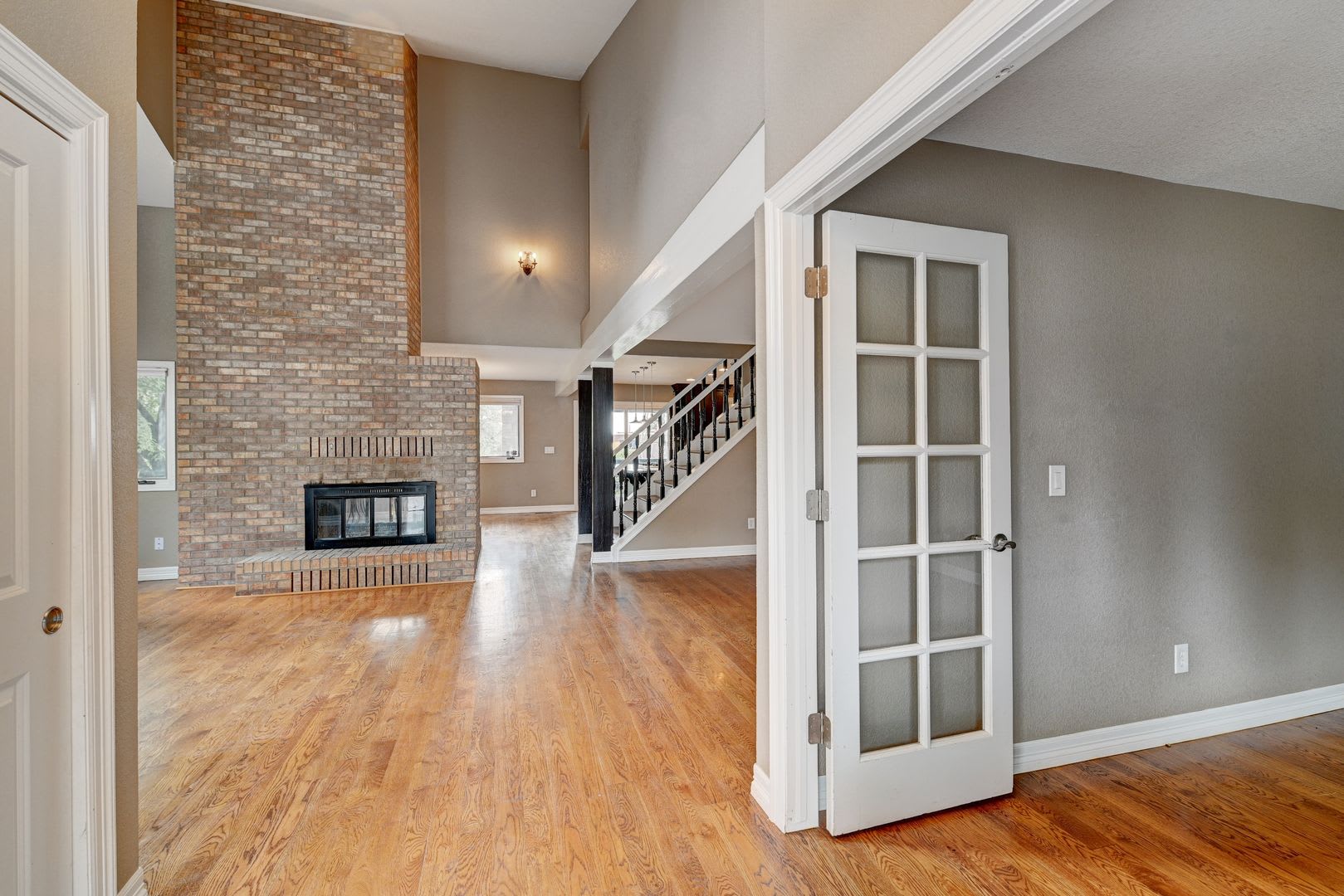 5 Bedroom 4 Bath Home With Attached 2 Car Garage – photo 4