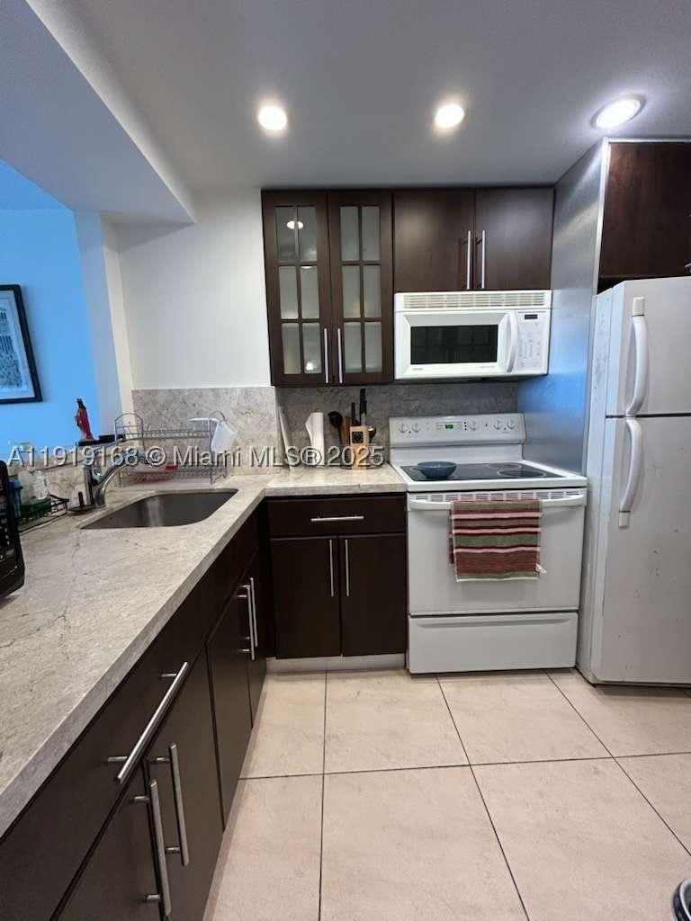 2899 Collins Ave – photo 5