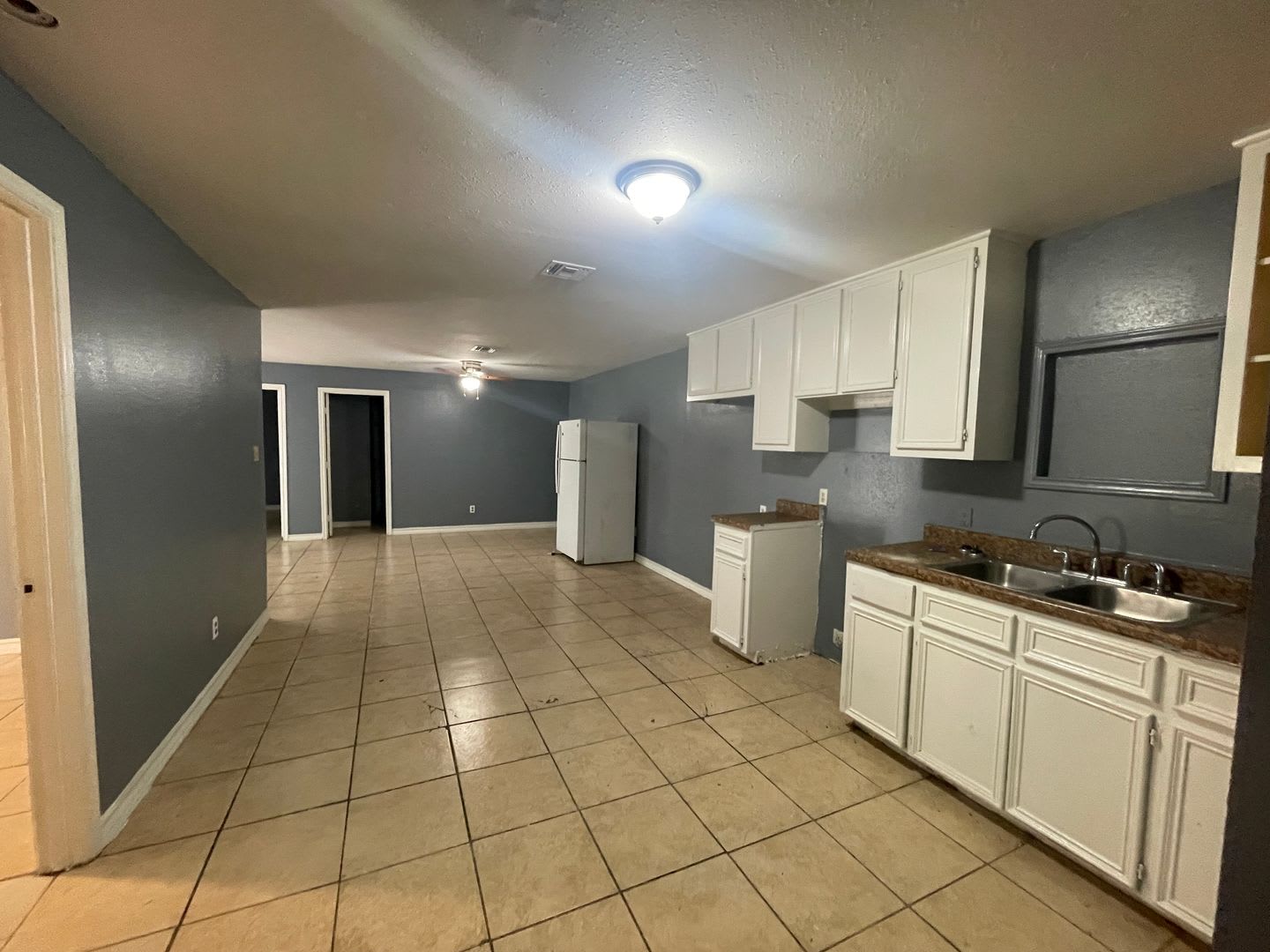 Charming 3-Bedroom, 1-Bath Duplex – Convenient Corpus Christi Location – photo 4