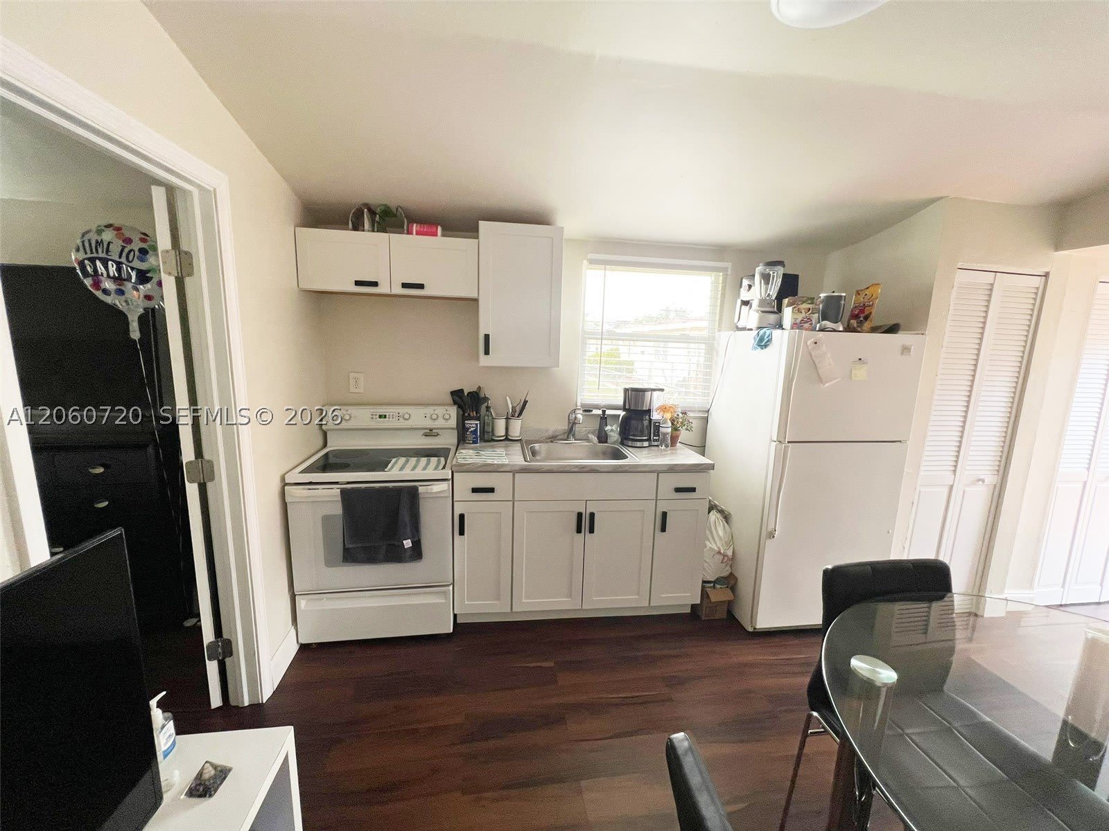 320 SW 4th Ave – photo 2