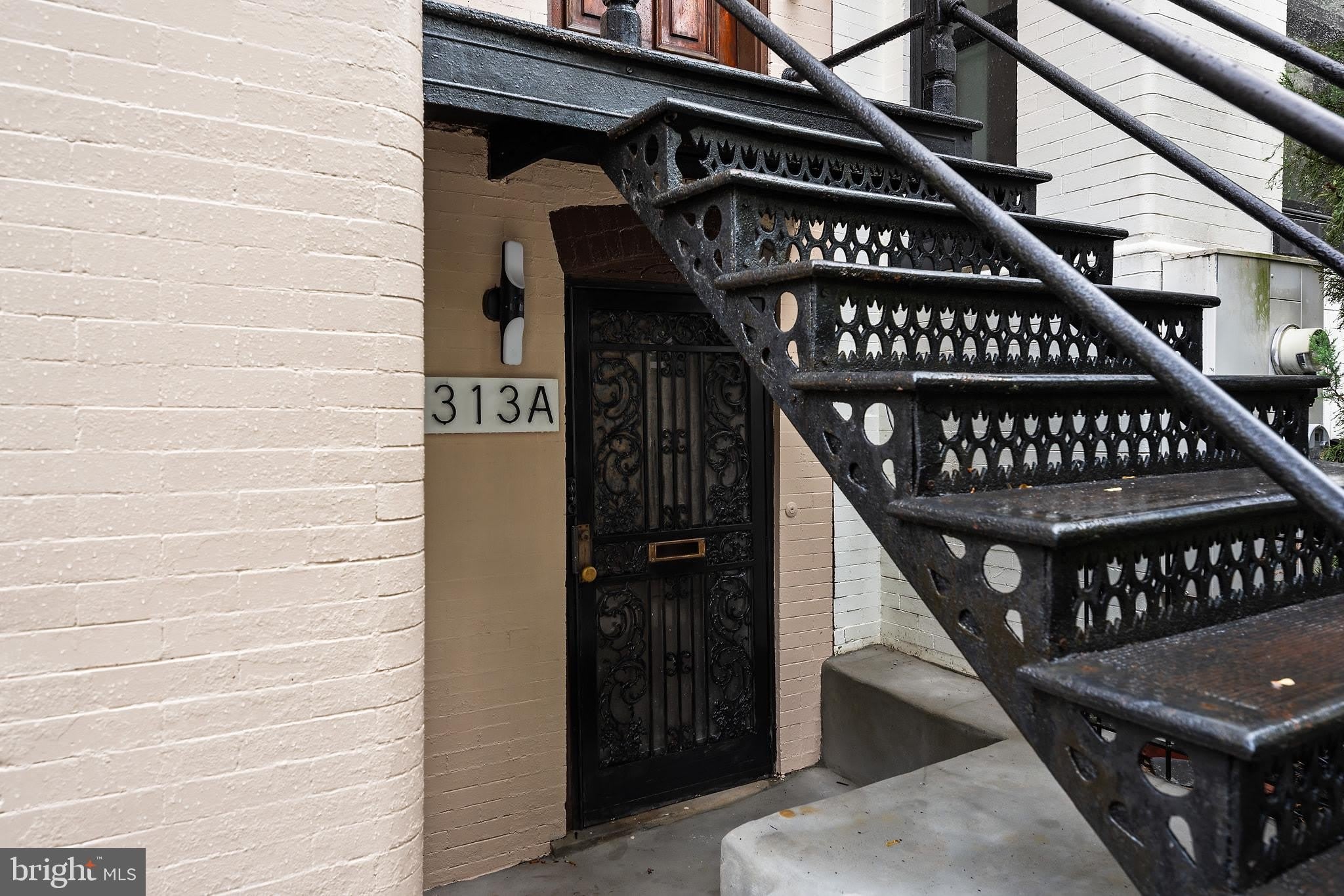 313 F Street NE – photo 2