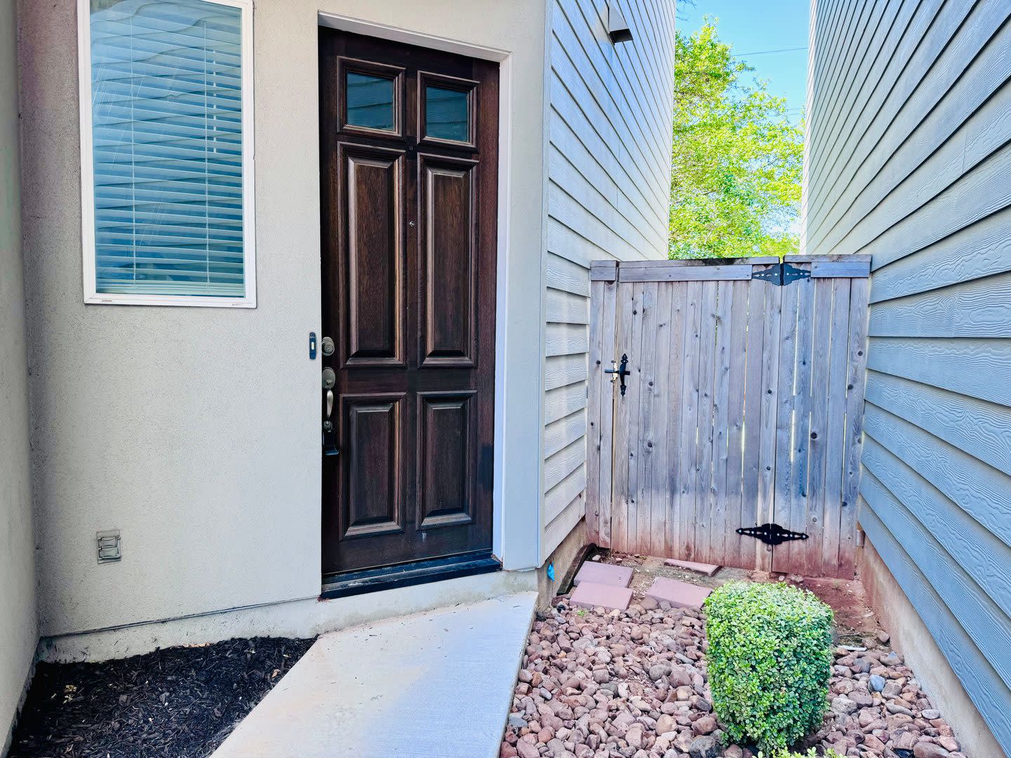 Stunning 3-Story Home in Gated Community Near the Medical Center! – photo 3