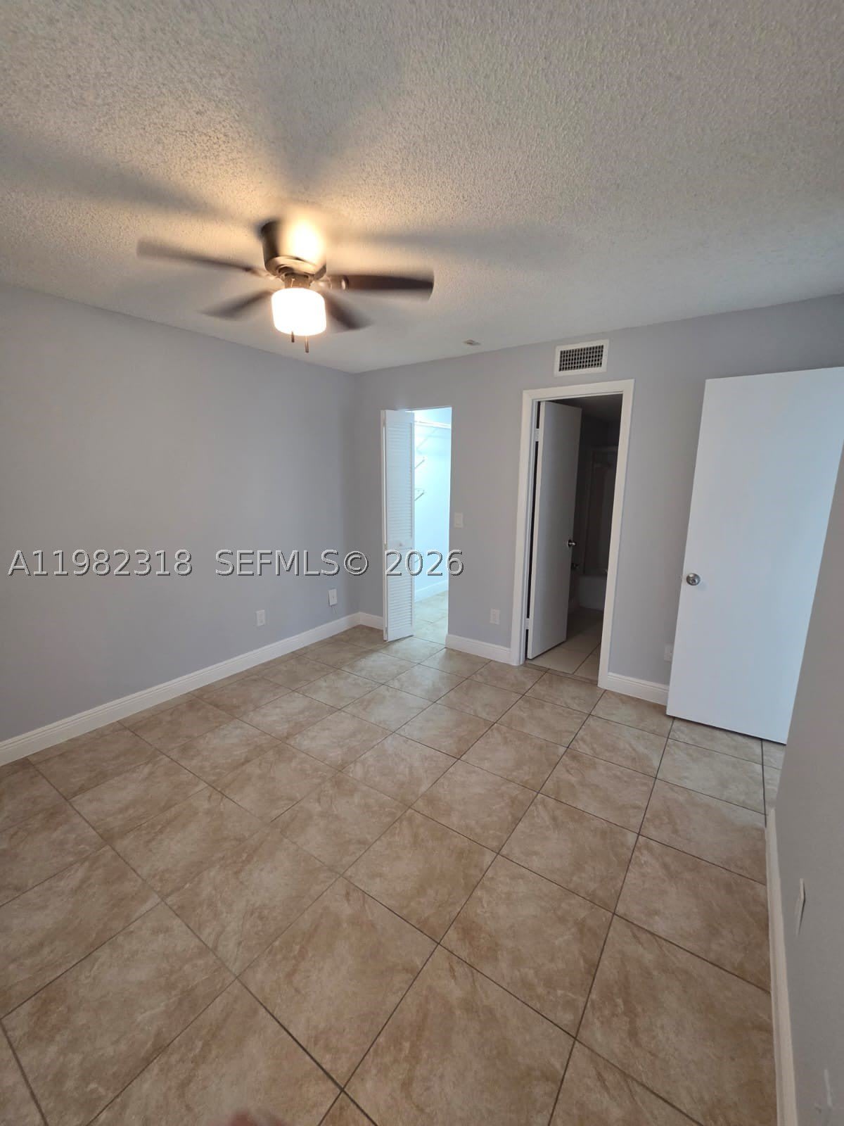 1241 SW 46th Ave – photo 5