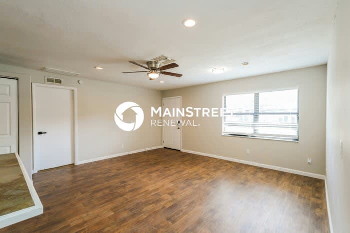 9933 Lake Drive – photo 3