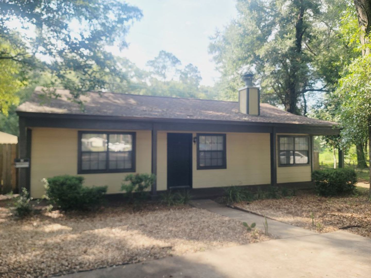 Lovely Nw 3 2 W Huge Fenced Yard Washer Dryer Solid Floors Throughout Avail Now For 1600 Month – photo 1