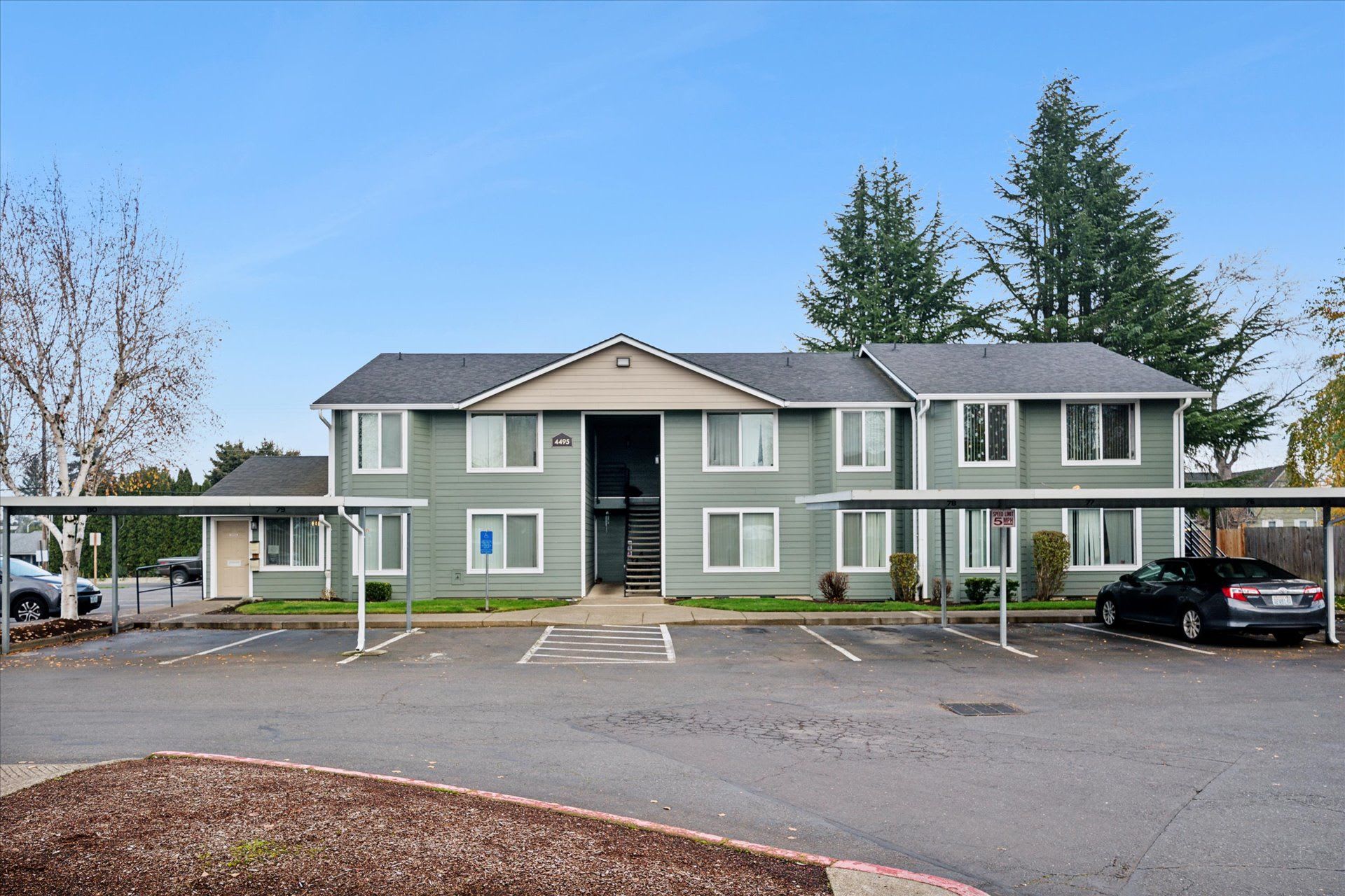 Oak Park Village Apartments – photo 2