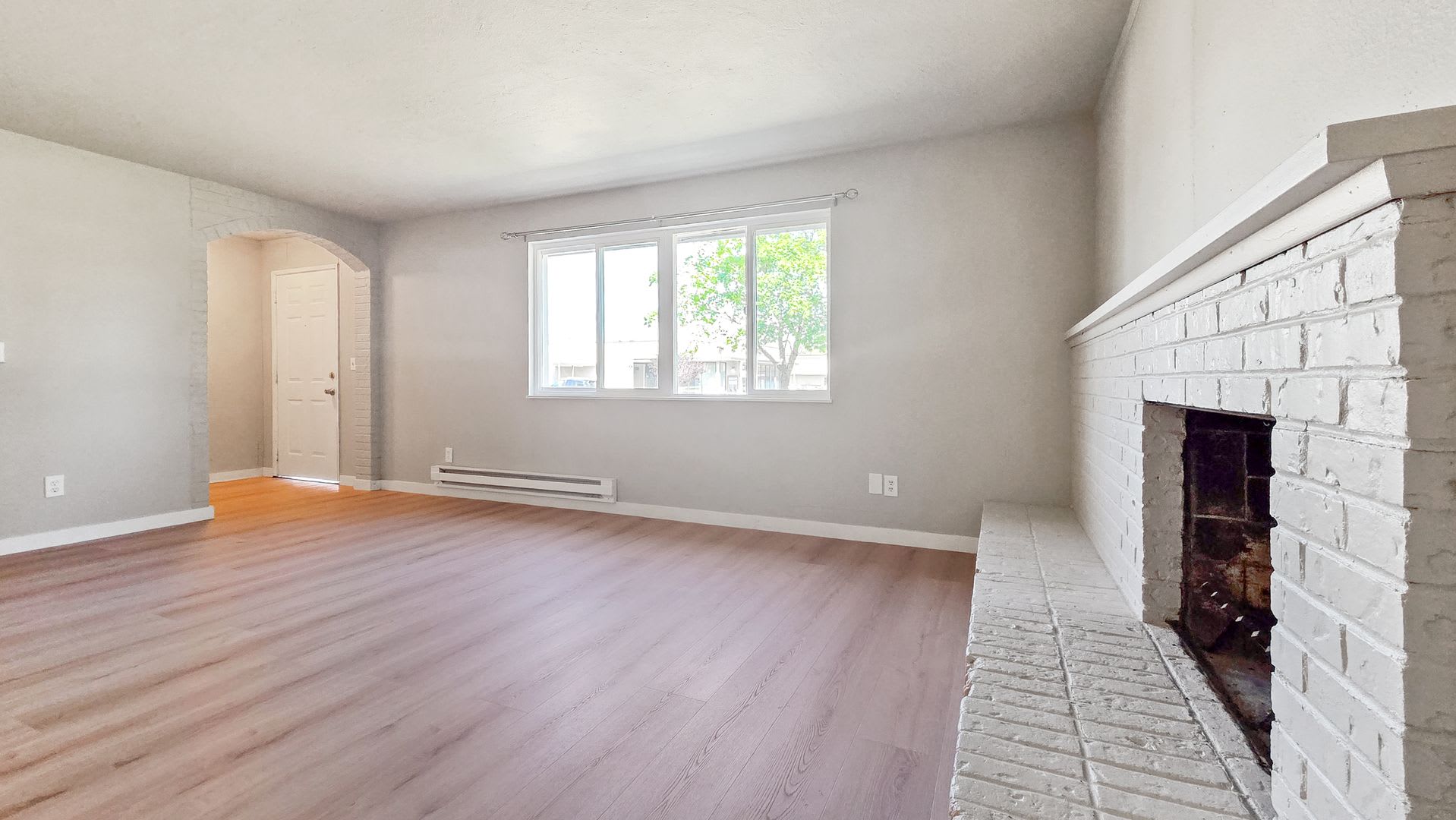 Updated 2 Bed 1 Bath In Fairwood Near Safeway – photo 2
