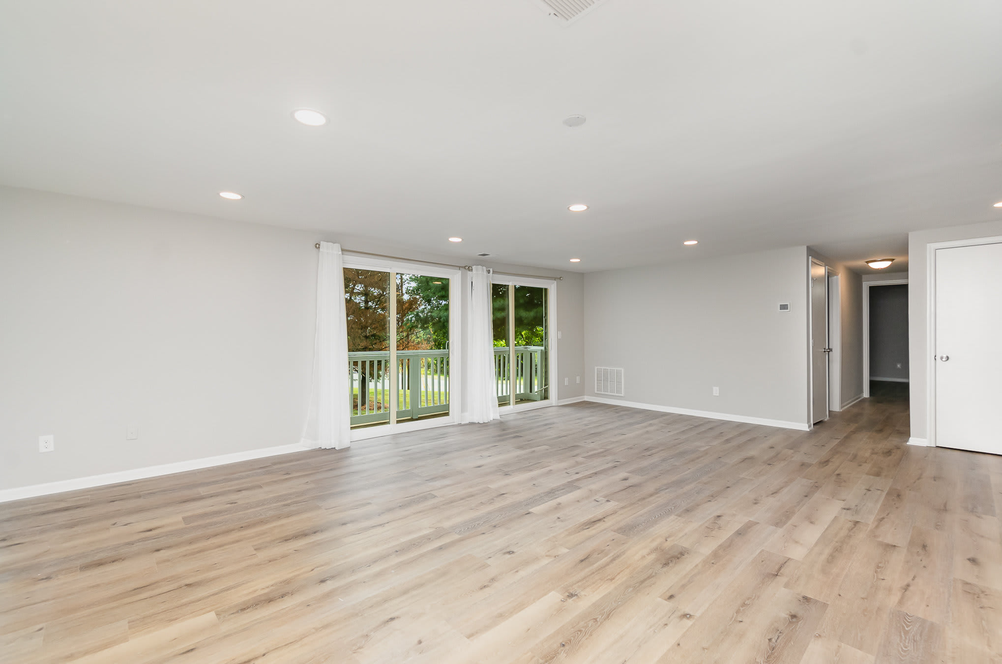 1645 Arlyn Cir Apt G – photo 4