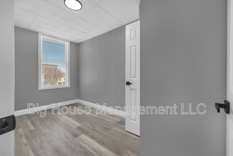 1725 Hollins St – photo 5