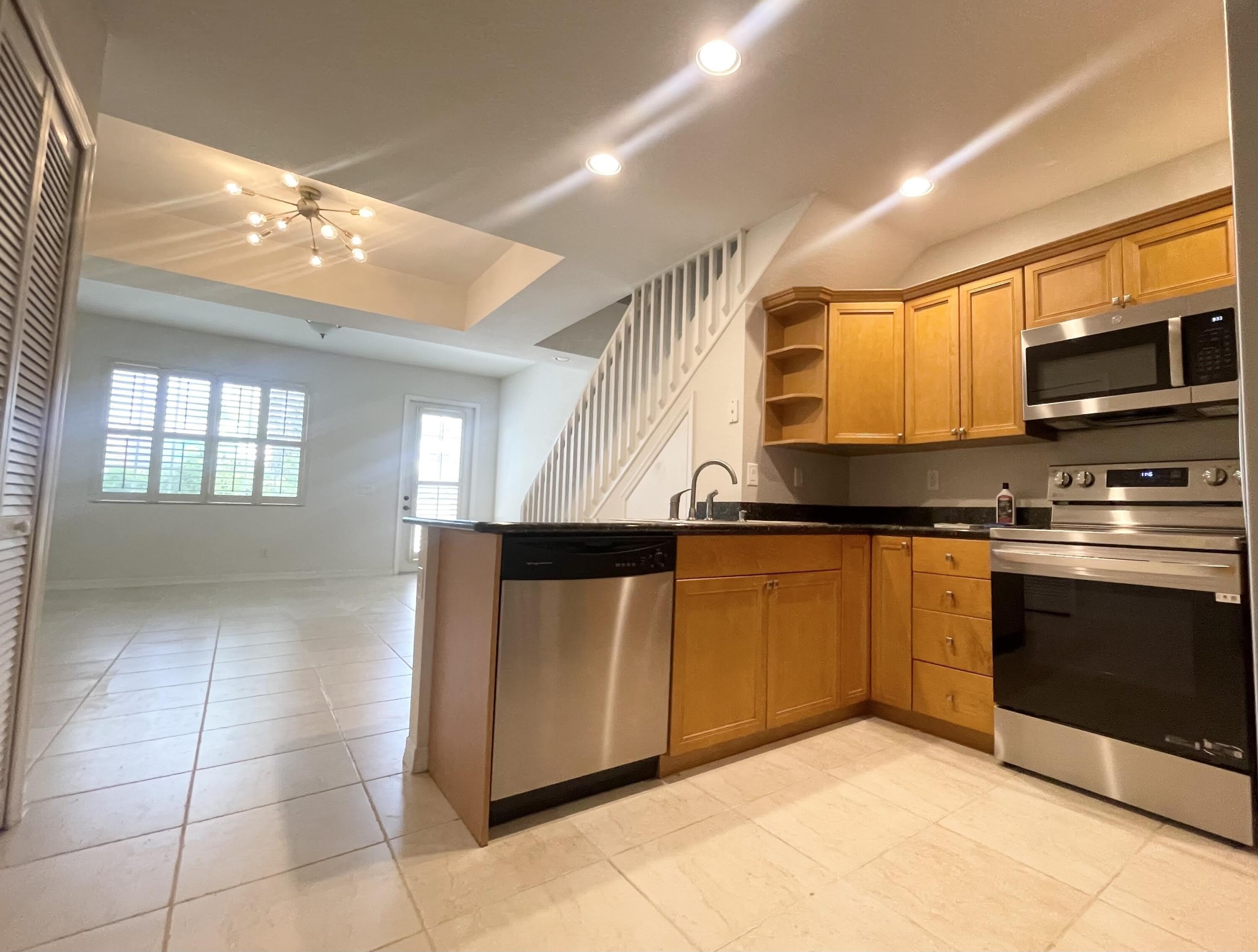 902 S Federal Highway – photo 2