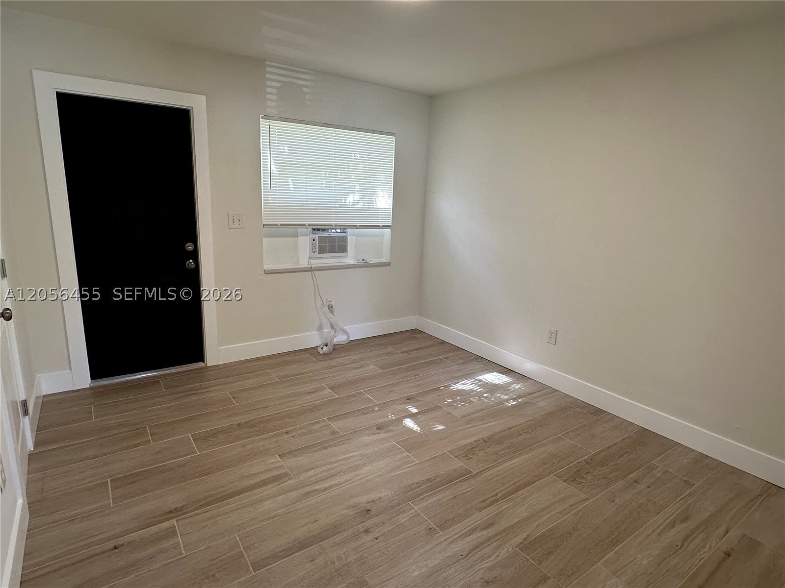 1048 Avenue E – photo 2