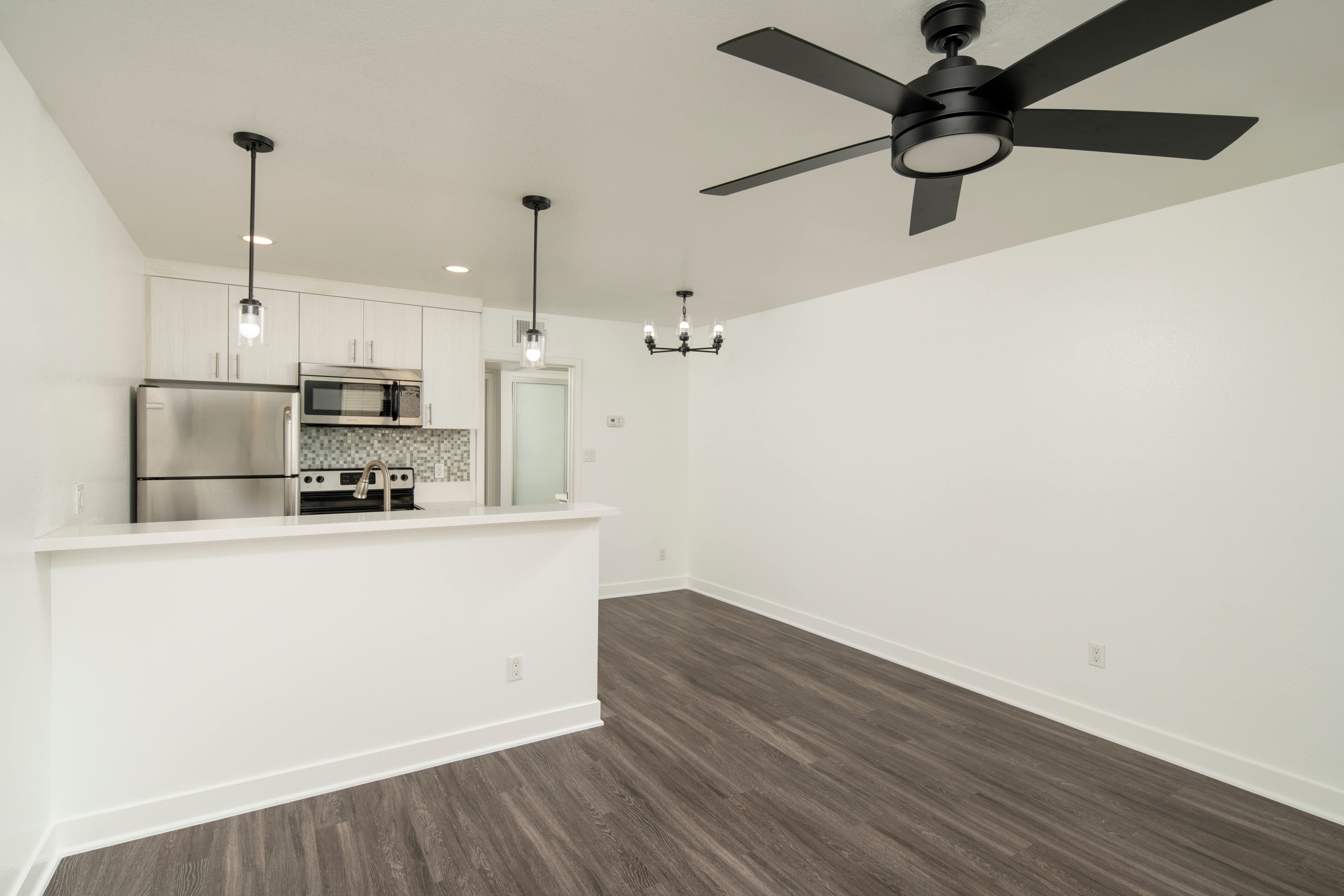 5826 W Campbell Ave – photo 2