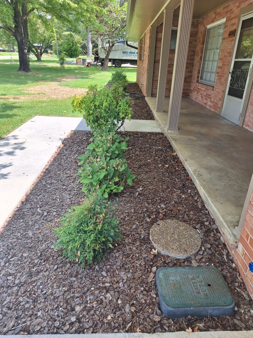 Near West Town Mall- 4bds/2.5 bath Rancher. NO PETS! Located in West Hills school zones. – photo 2