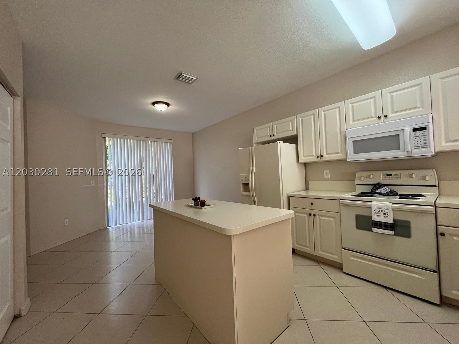 1932 Alamanda Way – photo 2