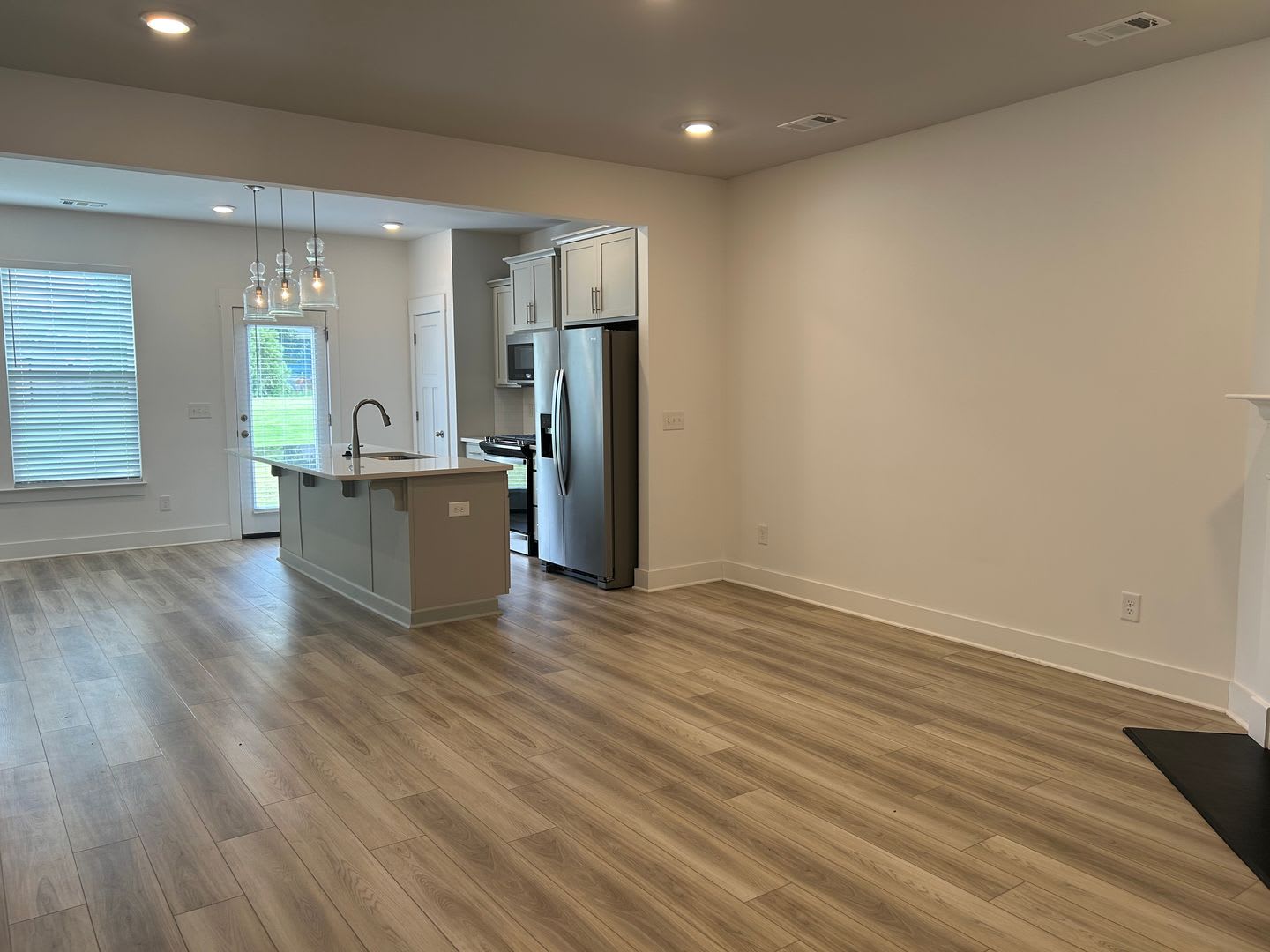 Stunning 3/2 Rental Unit in Prime Simpsonville Location! – photo 3
