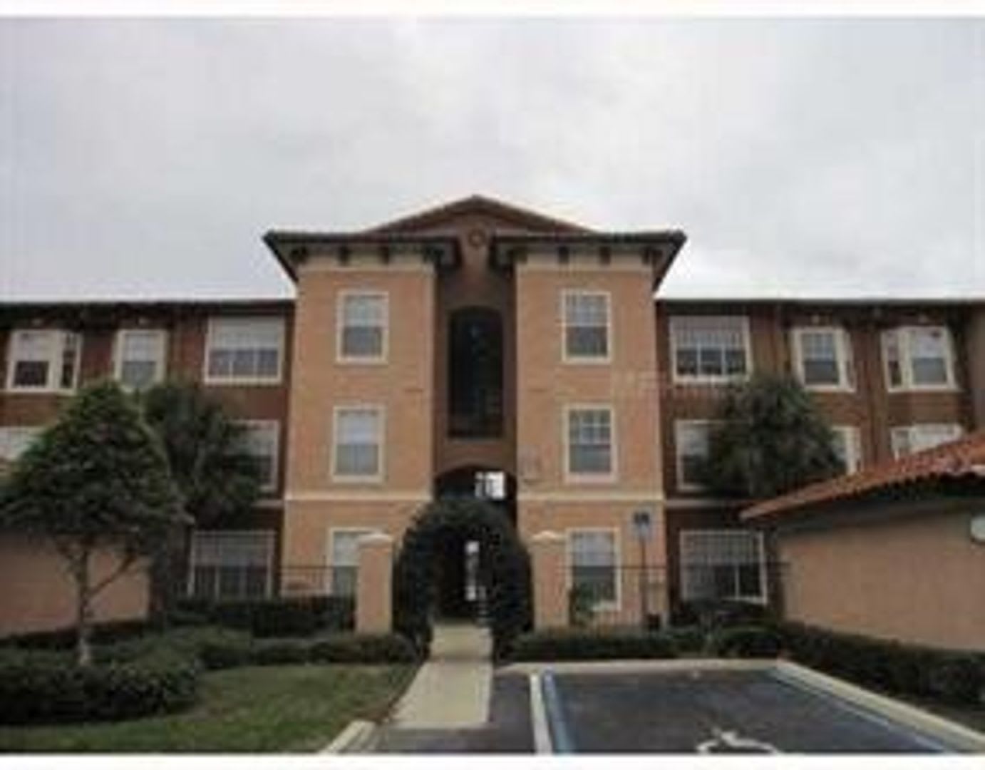 5542 Metrowest Blvd., Bldfg 7, Unit 106 – photo 1