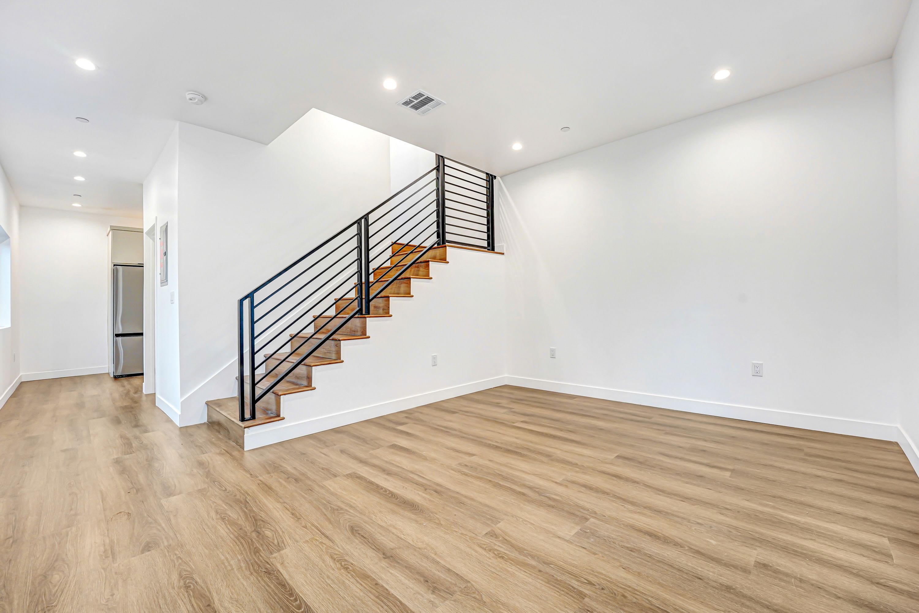 5348 1/2 Oakland Street – photo 4