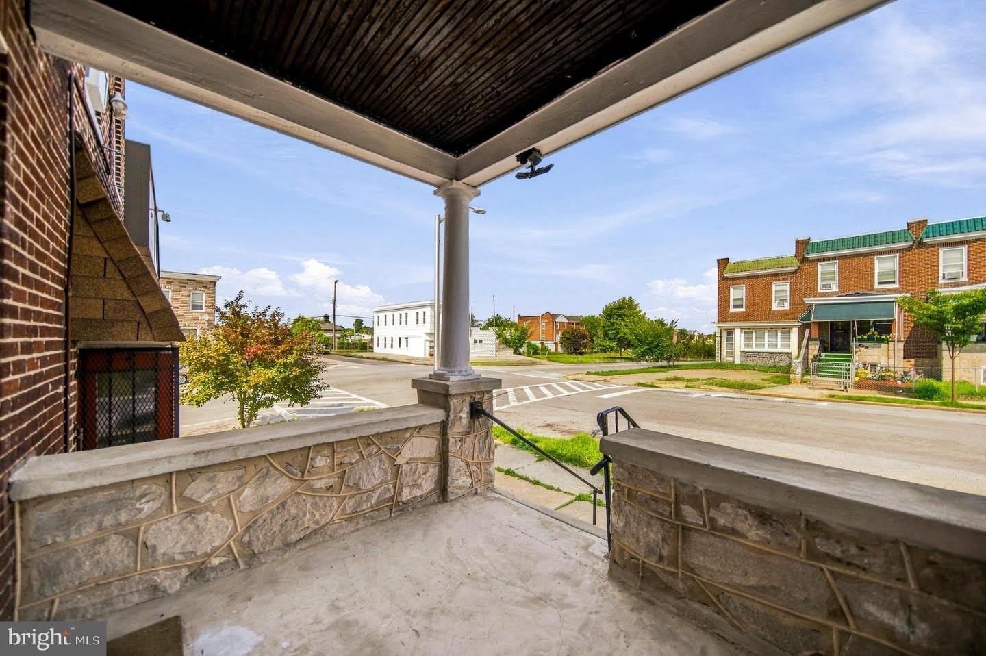 1516 N LUZERNE AVE – photo 4