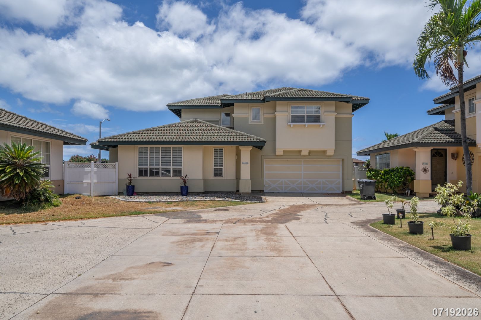Move In Ready 3 Bedroom In Kapolei Iwalani Fenced Yard 2 Car Garage In Unit Laundry – photo 1