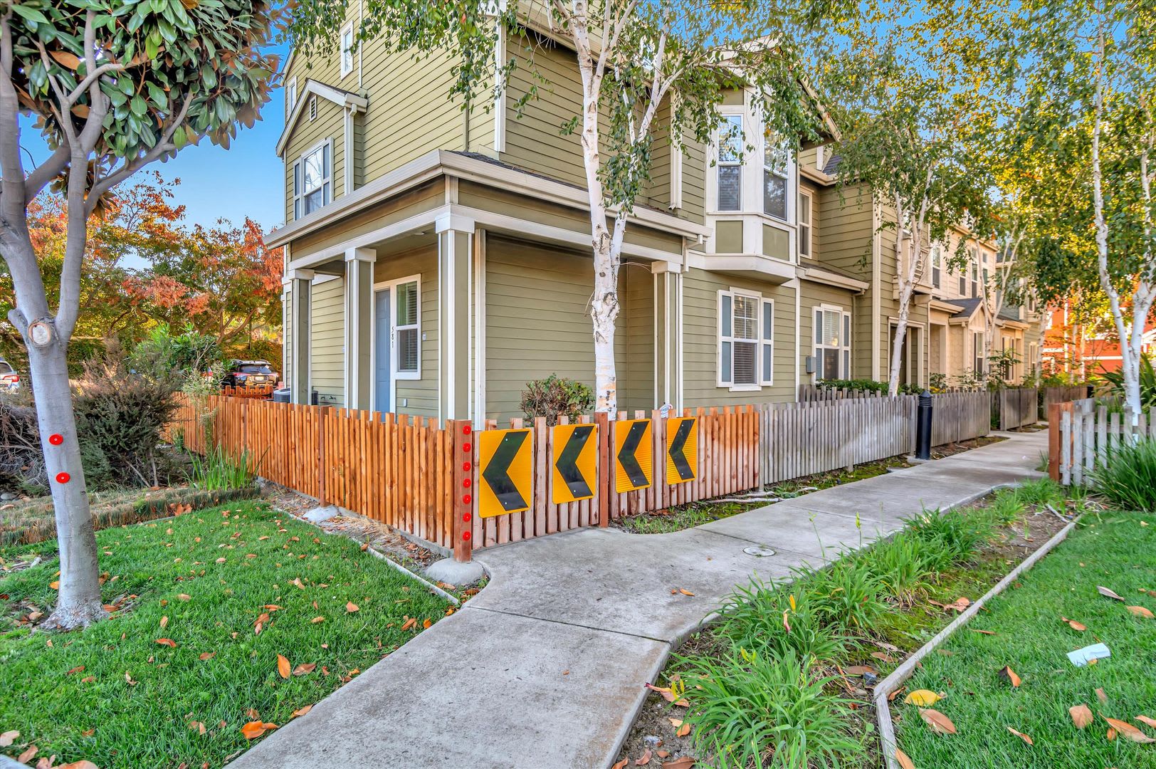 Beautiful 3 Bed 3 Bath Home In Prime Sunnyvale Location – photo 1