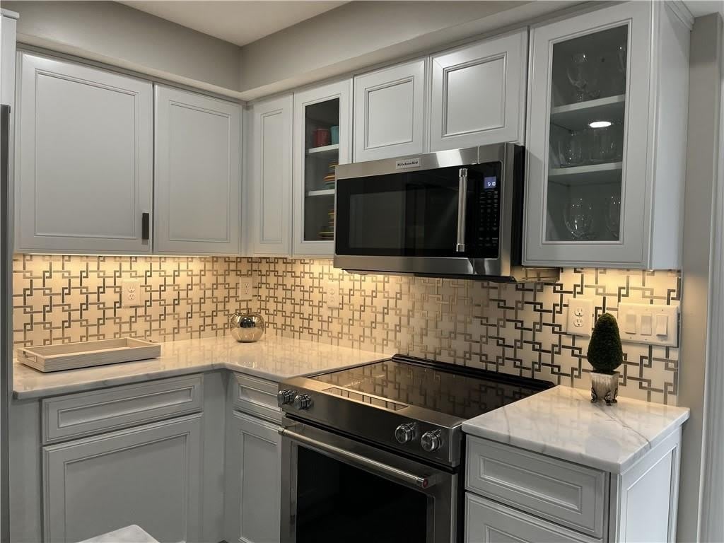 2523 Sharondale Drive NE – photo 3