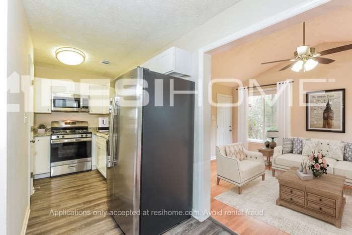 623 Crestmont Court – photo 3
