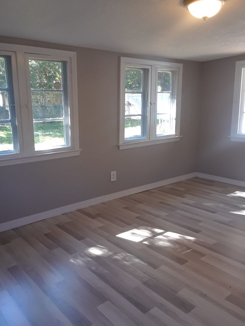 Charming 2BR/1BA Home with Garage & Screened Patio Near Downtown Orlando – photo 3