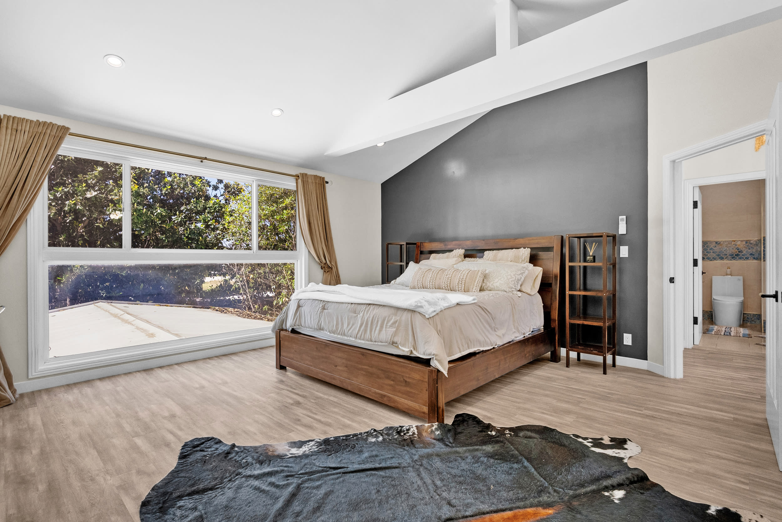 17812 Parthenia Street – photo 4
