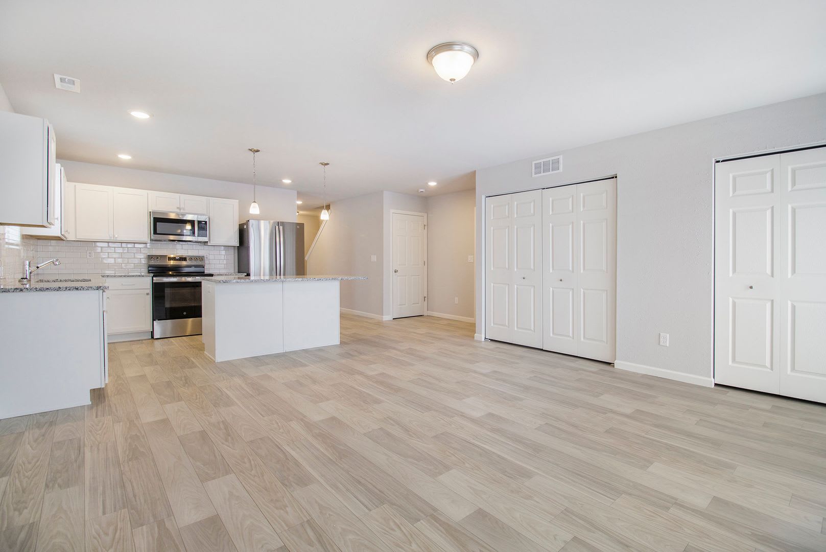 910 Dora Lane – photo 3