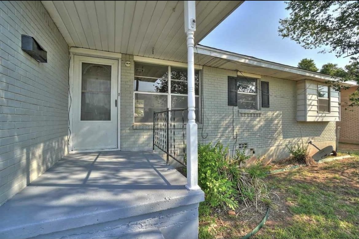 5325 Northwest Euclid Avenue – photo 2